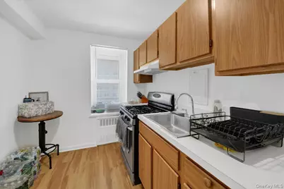 370 Westchester Avenue #3M, Port Chester, NY 10573 - Photo 12