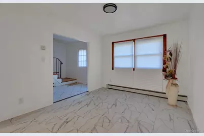 6 Stonington Circle, Wheatley Heights, NY 11798 - Photo 8