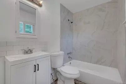 6 Stonington Circle, Wheatley Heights, NY 11798 - Photo 12
