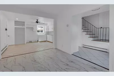 6 Stonington Circle, Wheatley Heights, NY 11798 - Photo 4