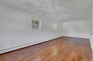 6 Stonington Cir, Wheatley Heights, NY 11798 - Photo 20