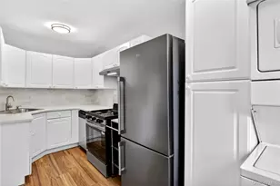 160-28 17th Ave, Whitestone, NY 11357 - Photo 8