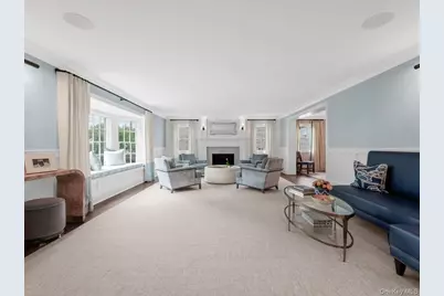 41 Strickland Place, Manhasset, NY 11030 - Photo 4