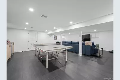 41 Strickland Place, Manhasset, NY 11030 - Photo 26