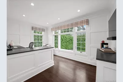 41 Strickland Place, Manhasset, NY 11030 - Photo 8