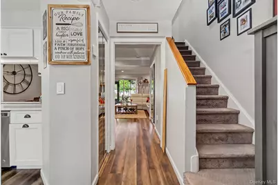 3 Adrian Court #E, Cortlandt Manor, NY 10567 - Photo 2