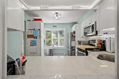 3 Adrian Court #E, Cortlandt Manor, NY 10567 - Photo 6