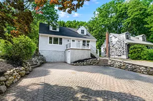 245 Melville Rd, Huntington Station, NY 11746 - Photo 2
