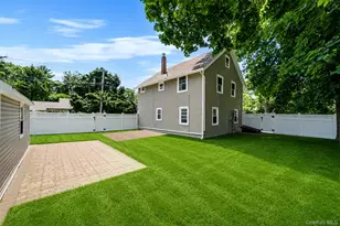 22 Locust Ave, Glen Head, NY 11545 - Photo 4
