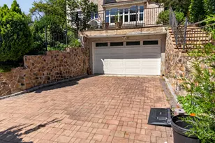 71-57 Douglaston Pkwy, Little Neck, NY 11362 - Photo 4