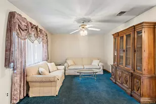 528 Lake Ct, Middle Island, NY 11953 - Photo 4