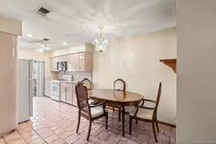 528 Lake Ct, Middle Island, NY 11953 - Photo 6