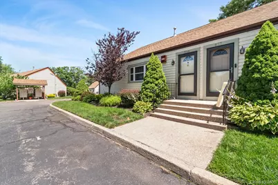 528 Lake Court #528, Middle Island, NY 11953 - Photo 2
