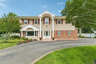 14 Thrush Ct, East Northport, NY 11731 - Photo 2