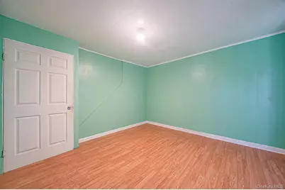 366 Albany Avenue, Amityville, NY 11701 - Photo 14