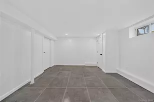 28 Roslyn Ave, Selden, NY 11784 - Photo 20