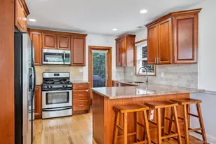 52 Yorktown St, Rockville Centre, NY 11570 - Photo 18