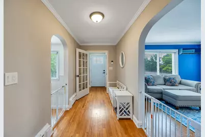 52 Yorktown Street, Rockville Centre, NY 11570 - Photo 12