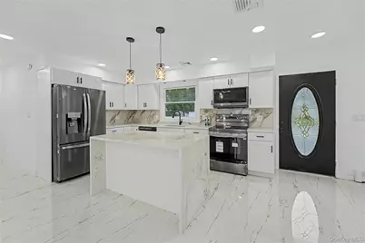 6 Regal Lane, Levittown, NY 11756 - Photo 2