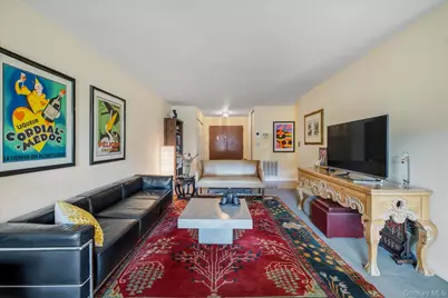 99 S Park Avenue #212, Rockville Centre, NY 11570 - Photo 6