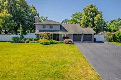 8 Feather Lane, Commack, NY 11725 - Photo 4