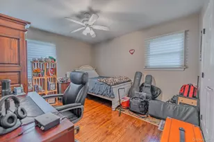8 Feather Ln, Commack, NY 11725 - Photo 28