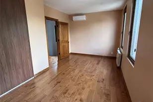 71-64 70th St, Glendale, NY 11385 - Photo 4
