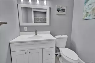 4 St Marks Pl, Stony Brook, NY 11790 - Photo 22