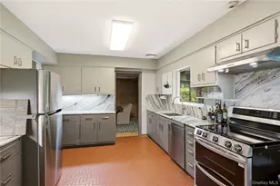 790 Bryant Ave, Roslyn, NY 11576 - Photo 16