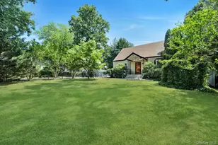 38 E Lyons St, Melville, NY 11747 - Photo 4