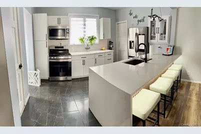 46 E Melrose Street, Valley Stream, NY 11580 - Photo 6