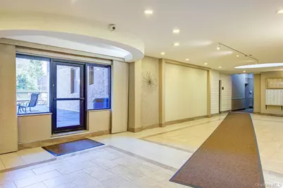 83-40 Austin Street #3X, Kew Gardens, NY 11435 - Photo 4