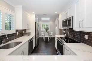 155 Laurel Ln, Wantagh, NY 11793 - Photo 8