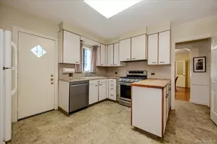 1264 Rhinelander Ave, Bronx, NY 10461 - Photo 12