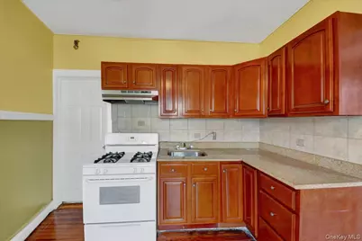562 Underhill Avenue, Bronx, NY 10473 - Photo 12