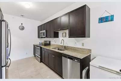 33 Greentree Court, Shirley, NY 11967 - Photo 12