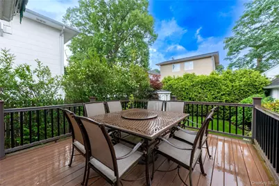 54 Edgewood Road, Port Washington, NY 11050 - Photo 20