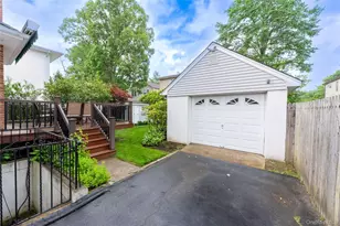 54 Edgewood Rd, Port Washington, NY 11050 - Photo 22