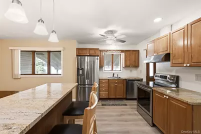 18 Solow Lane, East Northport, NY 11731 - Photo 6