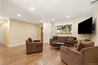 18 Solow Lane, East Northport, NY 11731 - Photo 2