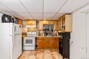 312 Peconic Ave, Medford, NY 11763 - Photo 20