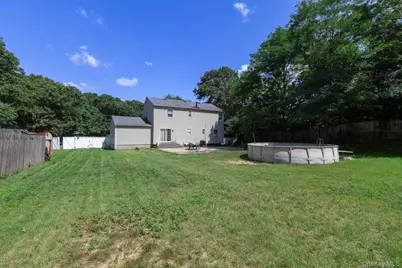 312 Peconic Avenue, Medford, NY 11763 - Photo 30