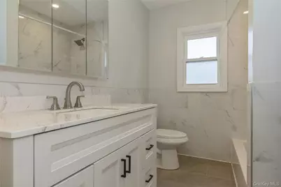 112 Woods Avenue, Roosevelt, NY 11575 - Photo 14