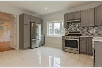 112 Woods Avenue, Roosevelt, NY 11575 - Photo 8