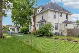 112 Woods Ave, Roosevelt, NY 11575 - Photo 2