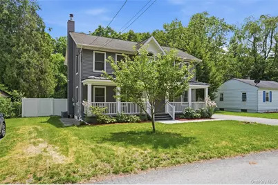 10 Henmond Boulevard, Poughkeepsie, NY 12603 - Photo 2
