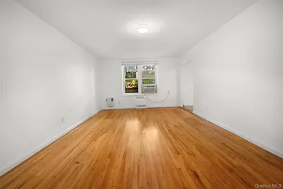 444 Middle Neck Road #1R, Great Neck, NY 11023 - Photo 2