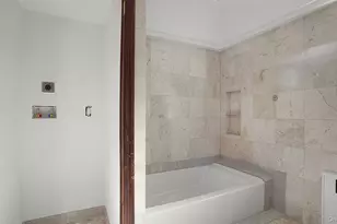 22 Parkwold Dr E, Valley Stream, NY 11580 - Photo 16
