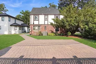 22 Parkwold Dr E, Valley Stream, NY 11580 - Photo 4