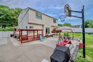 44 S Howell Ave, Farmingville, NY 11738 - Photo 36